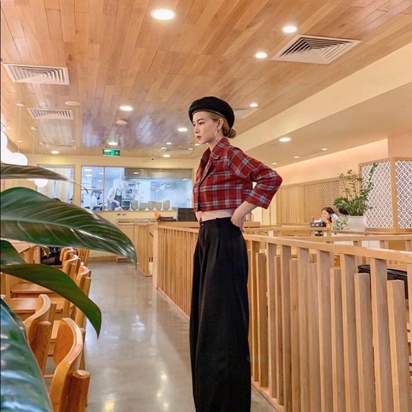 CROP TOP VEST - Picture 3 of 3